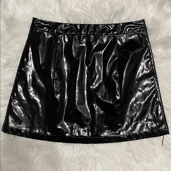 Guess Pvc Goth Black Mini Zip up Skirt - Picture 5 of 6